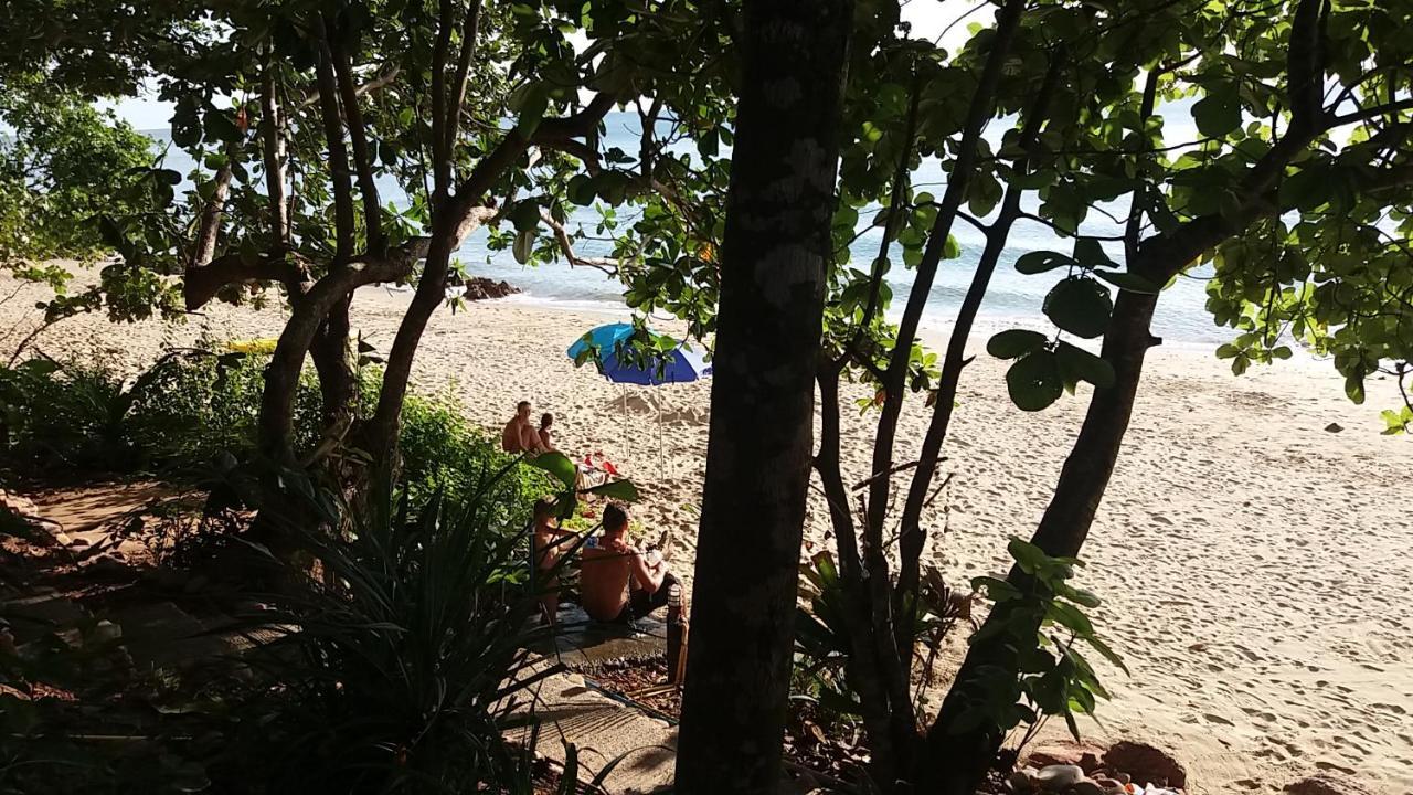 Kohjum Seafront Resort Koh Jum Exterior photo