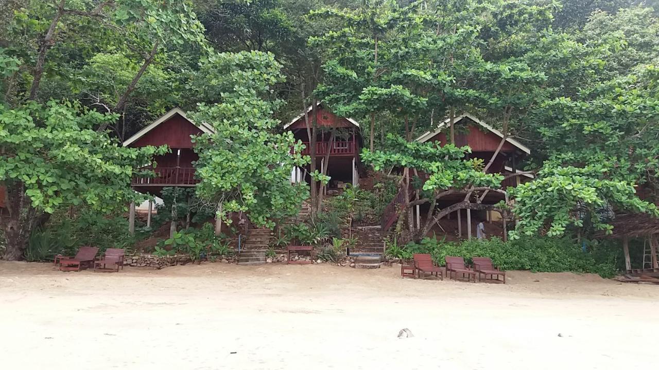 Kohjum Seafront Resort Koh Jum Exterior photo