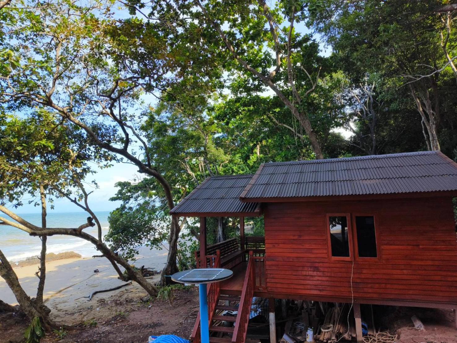 Kohjum Seafront Resort Koh Jum Exterior photo